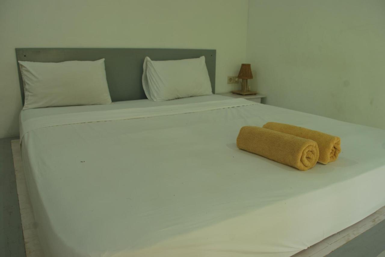 Gili Smile Bungalow Гили Траванган Экстерьер фото