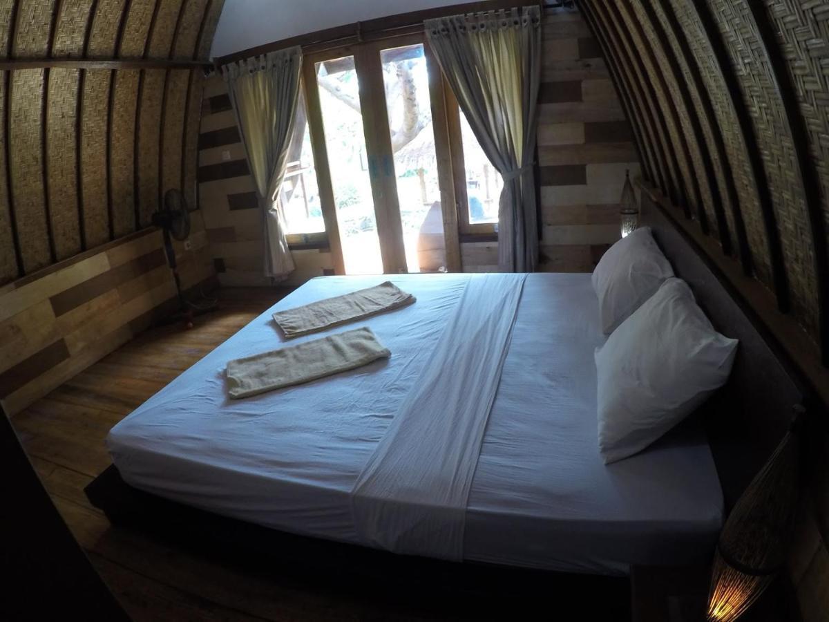 Gili Smile Bungalow Гили Траванган Экстерьер фото