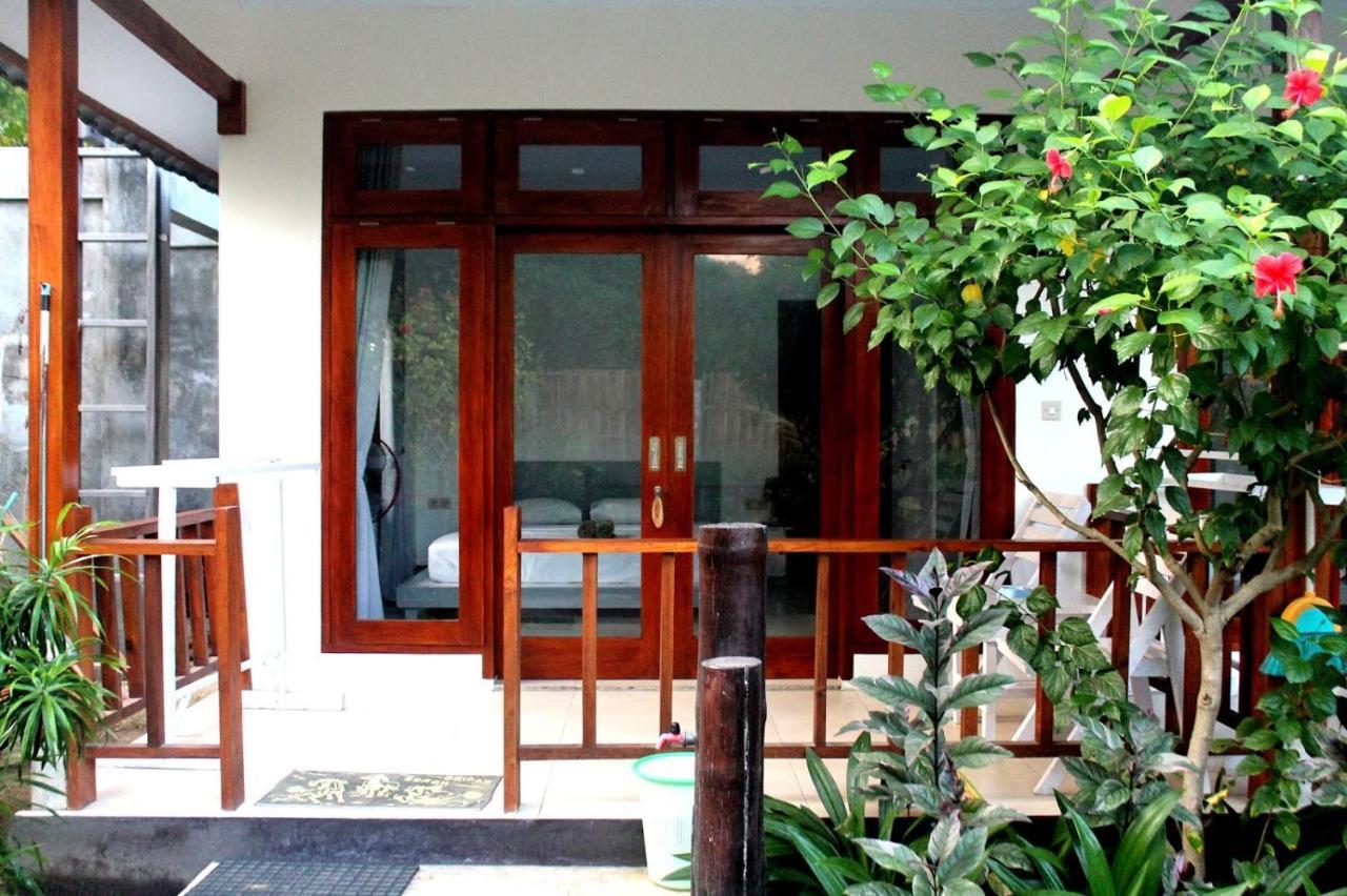 Gili Smile Bungalow Гили Траванган Экстерьер фото