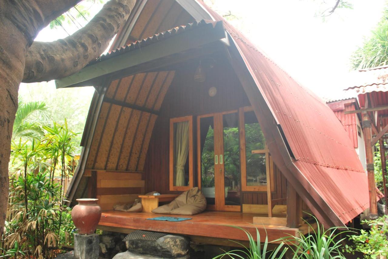 Gili Smile Bungalow Гили Траванган Экстерьер фото