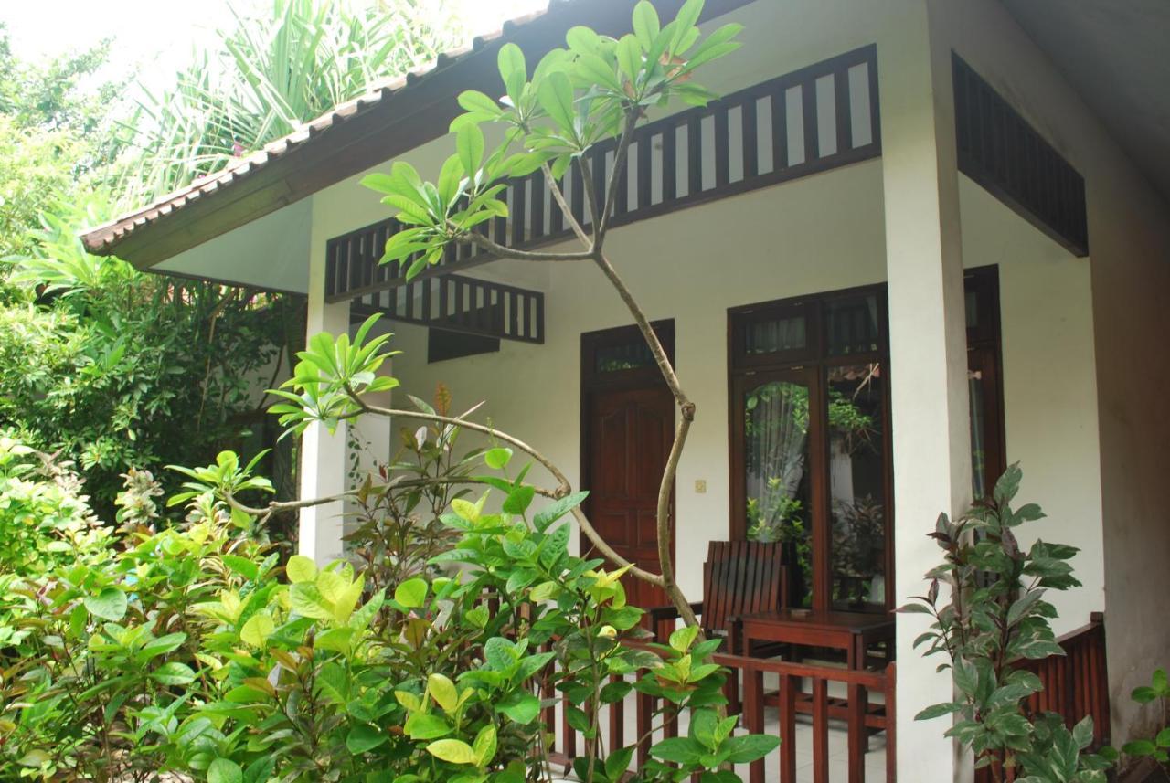 Gili Smile Bungalow Гили Траванган Экстерьер фото