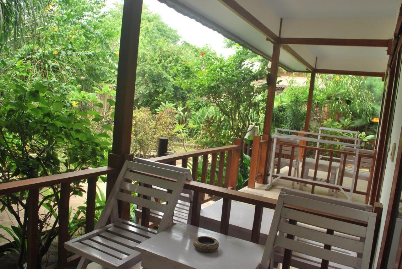 Gili Smile Bungalow Гили Траванган Экстерьер фото