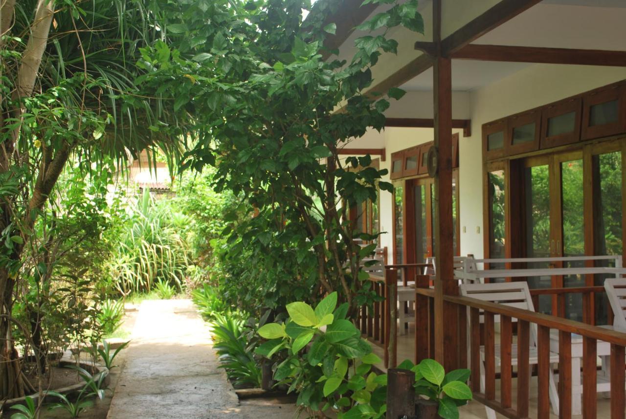 Gili Smile Bungalow Гили Траванган Экстерьер фото